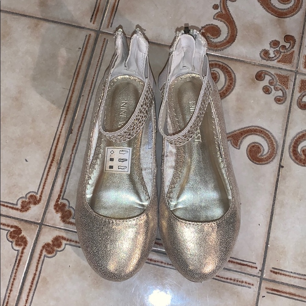 Girls glittery gold flats